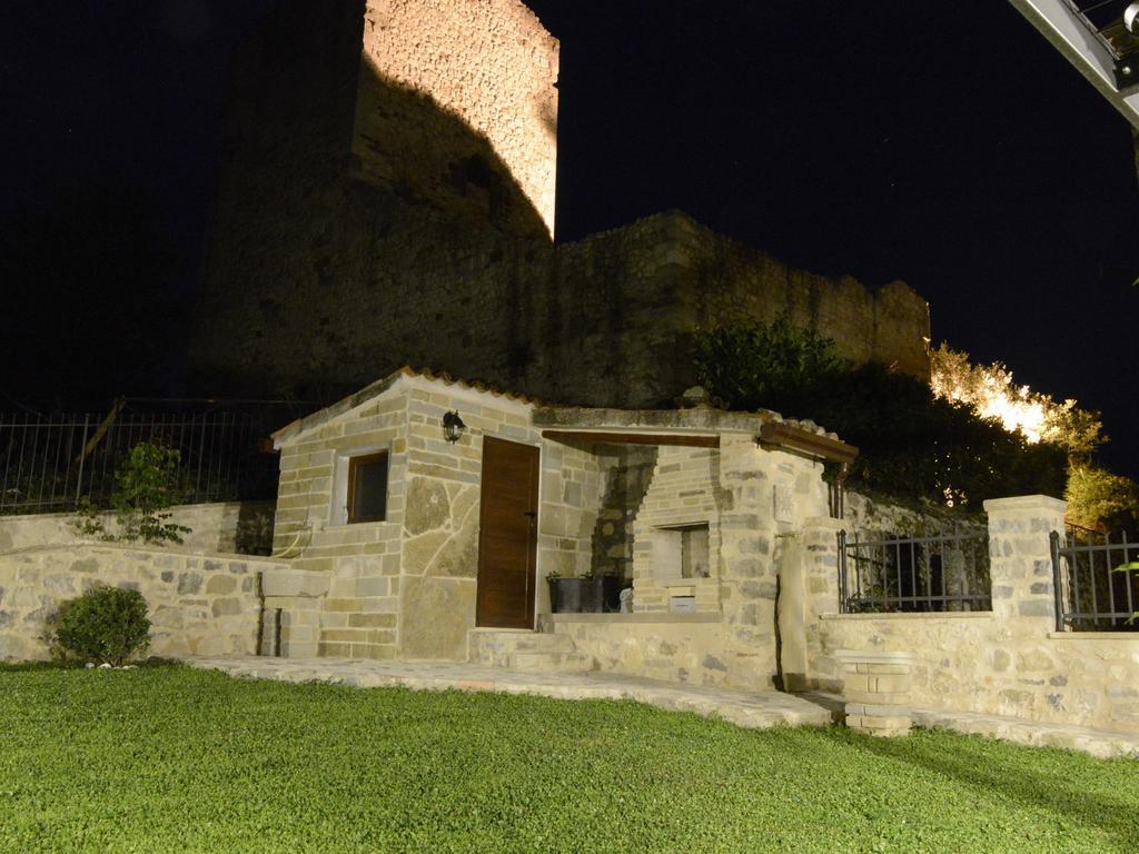 Belvilla By Oyo Graceful Apartment With Garden Petrella Guidi Exterior foto